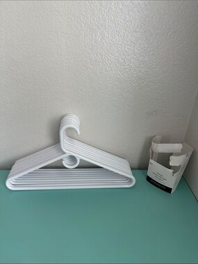 Mainstays 9 Heavyweight Plastic Clothes Hangers-Strong Support-brand new